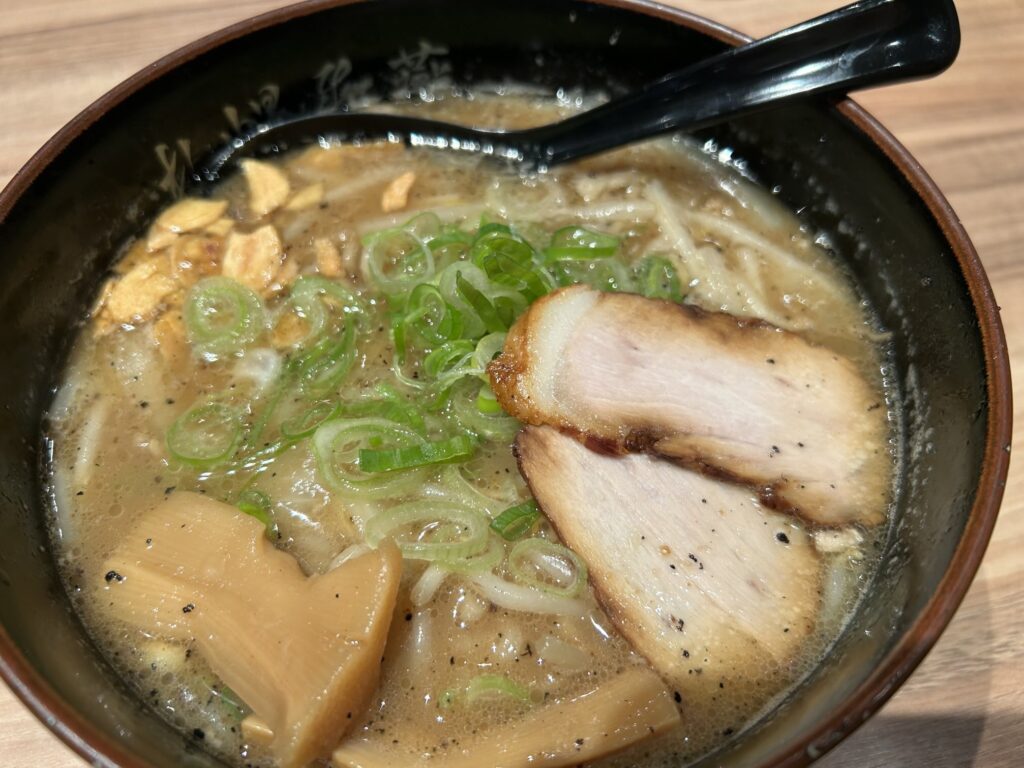 「我流麺舞 飛燕」の「我流札幌塩らーめん」
