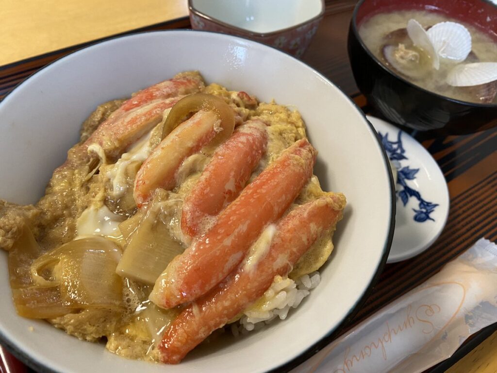稚内駅前ひとしのお店のカニ丼