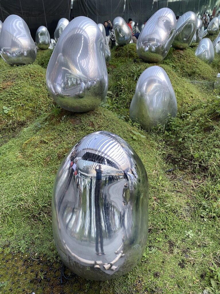 チームラボプラネッツ「呼応する小宇宙の苔庭」
