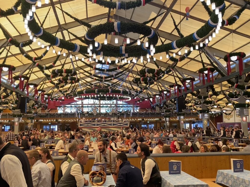 本場ミュンヘンで楽しむ「オクトバーフェスト」