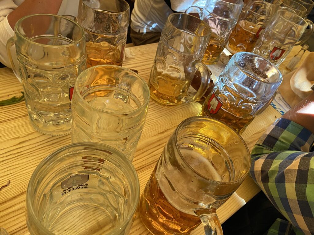 ミュンヘン・オクトーバーフェストのテント内