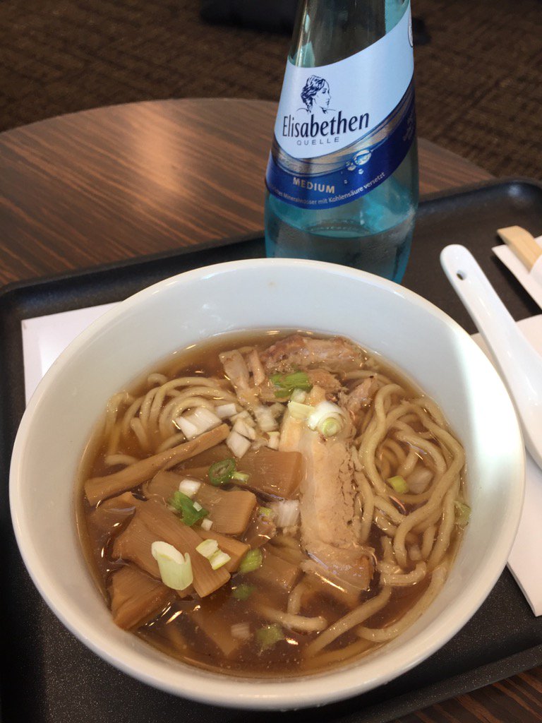 フランクフルト国際空港のJALラウンジでも「MUKU 無垢」