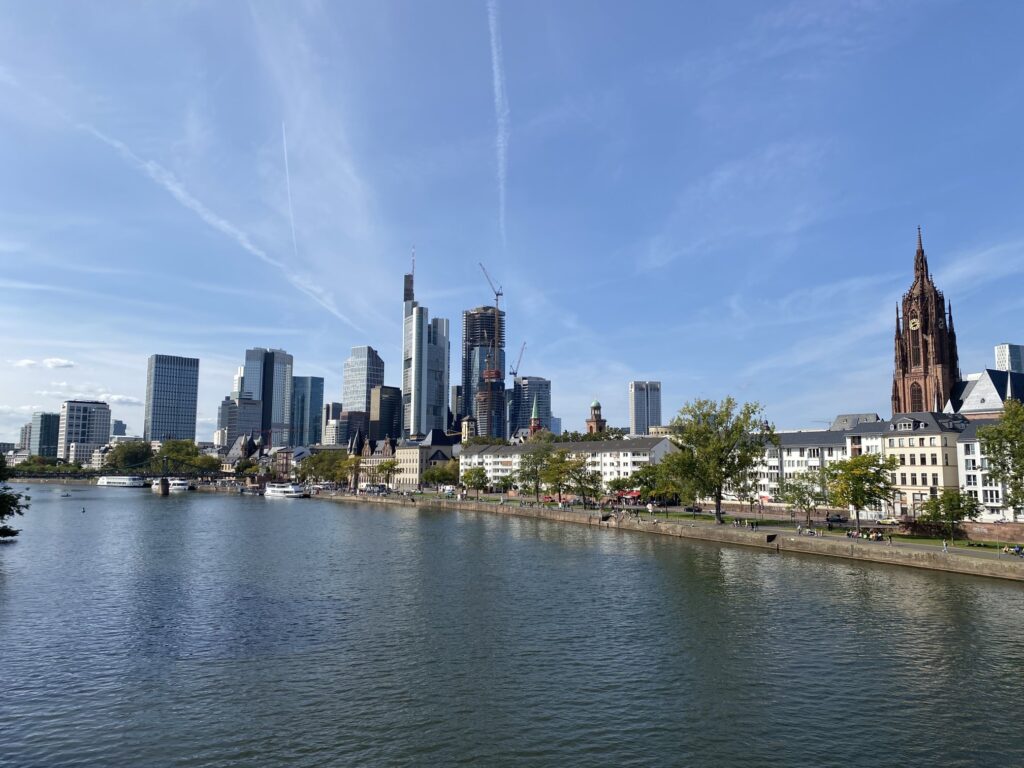 「無垢 MUKU」からの帰路はフランクフルト旧市街観光も