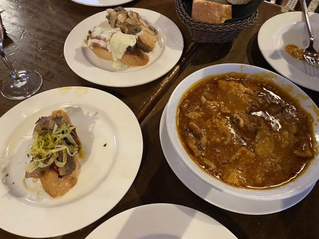 サラゴサの2軒目のバルで食べたタパス
