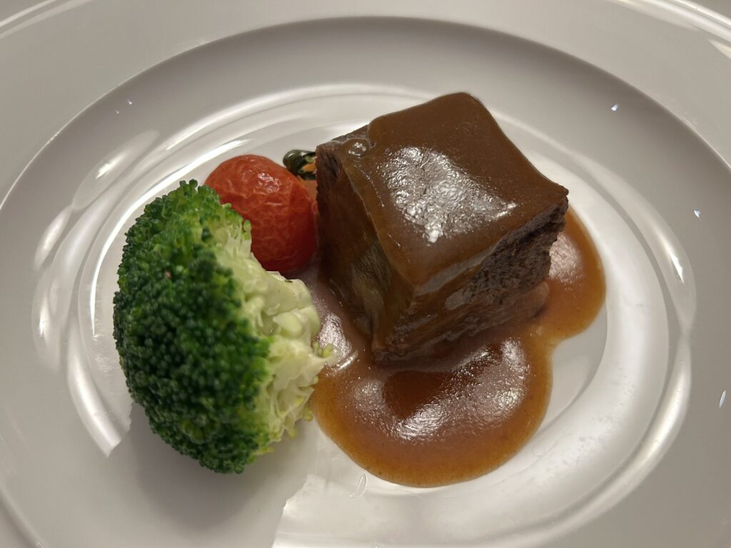 杭州西湖柳莺里酒店・闻莺厅の肉料理