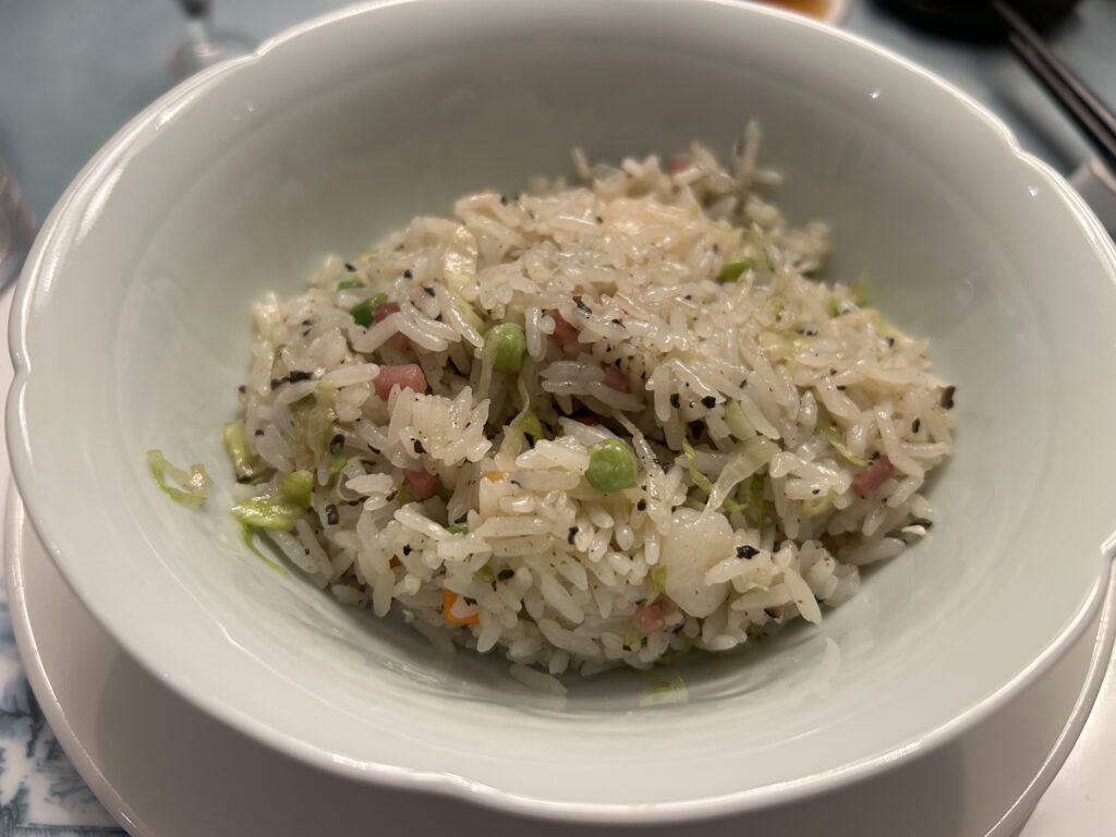 杭州西湖柳莺里酒店・闻莺厅の黒トリュフ入り炒飯
