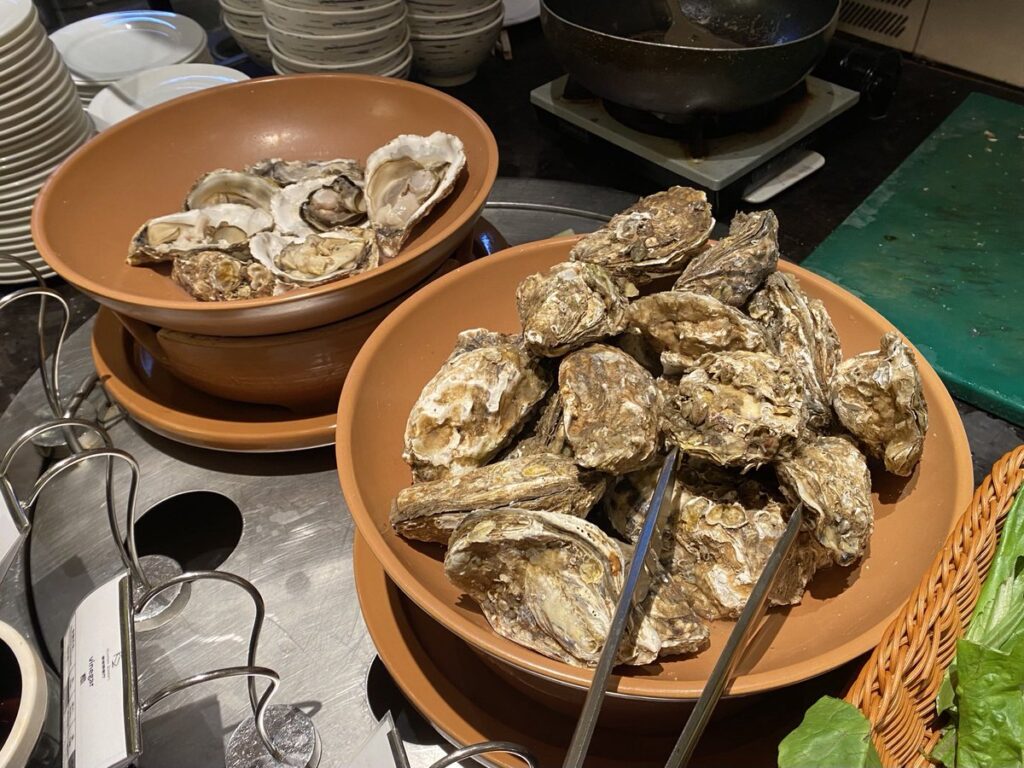 KWEE ZEEN ALL DAY DININGの蒸し牡蠣ブッフェ