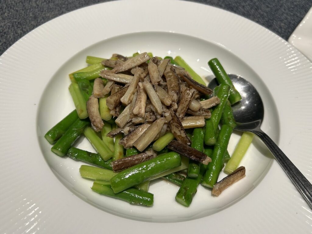 杭州「天伦里」の青菜を使った炒め物