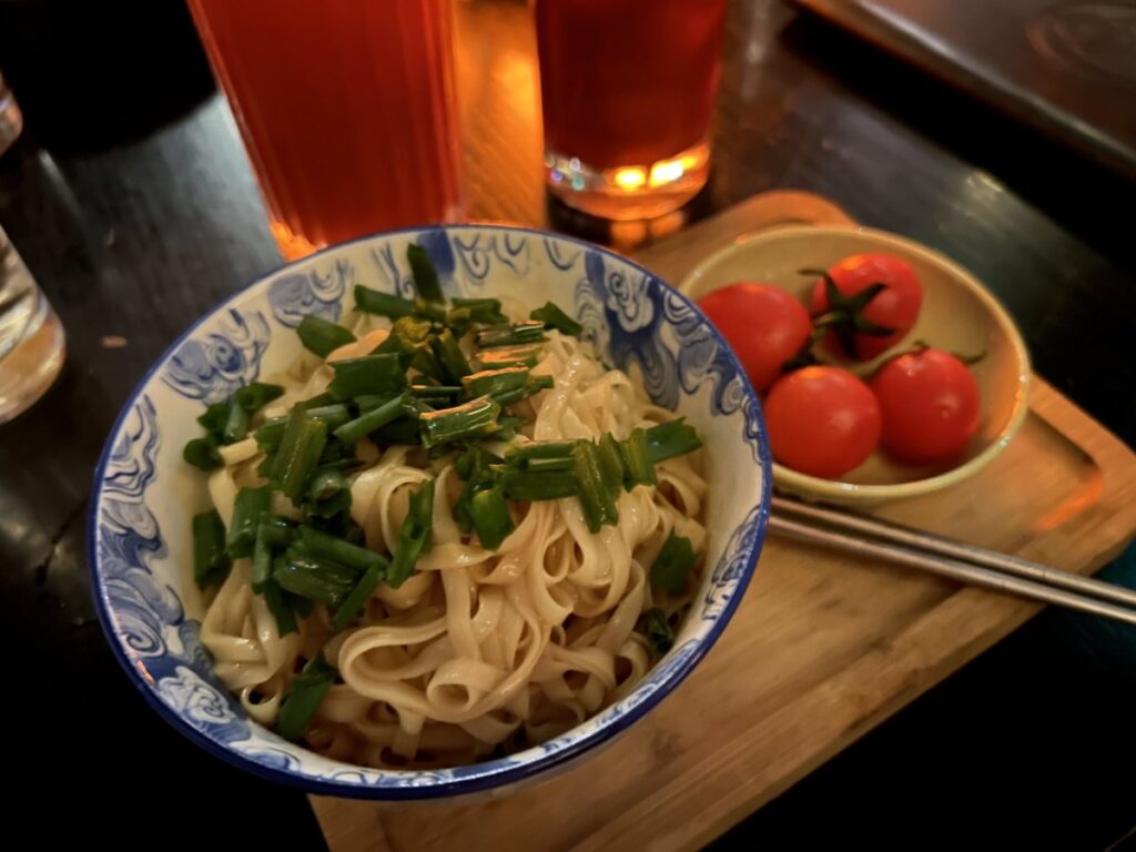 MAZE Bar美泽 Whisky Cocktailで食べた麺料理