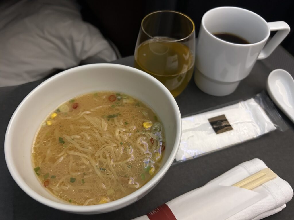 日本航空(JAL)ビジネスクラス搭乗記 | A350-1000