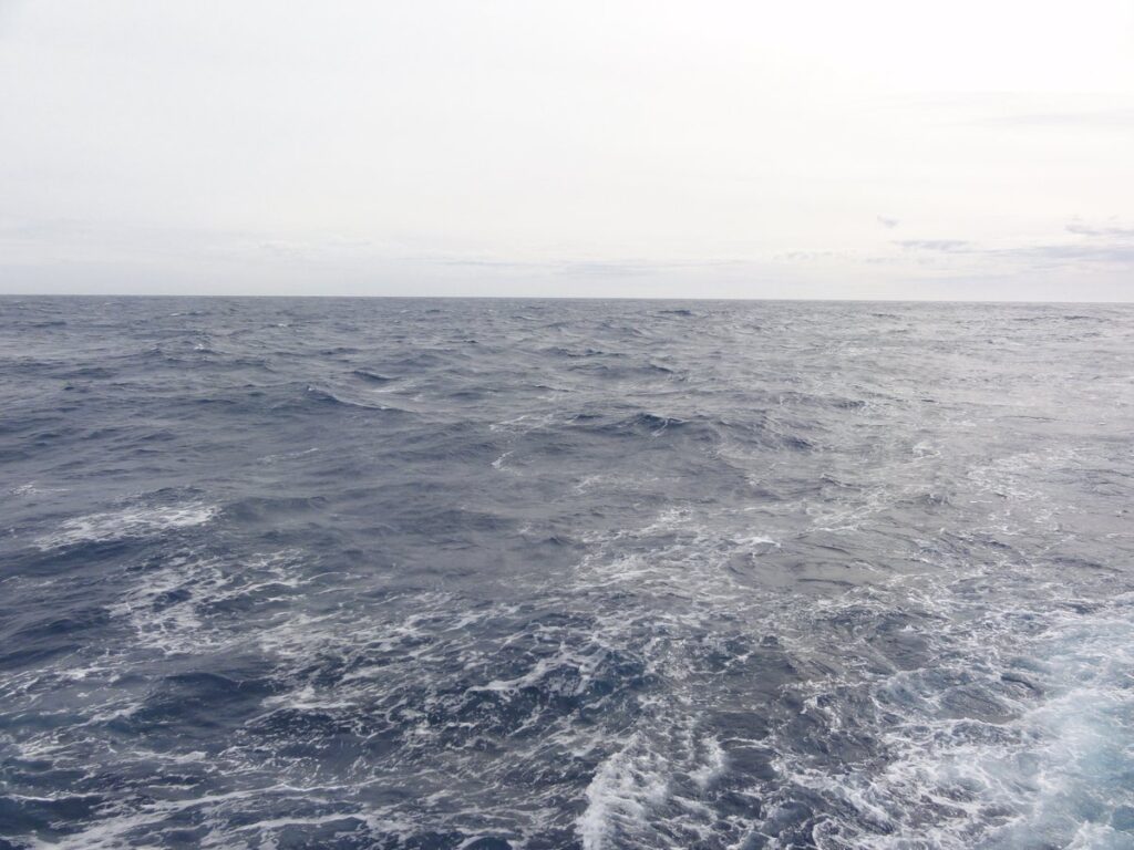 Antarctic Dream号から見る穏やかなドレーク海峡