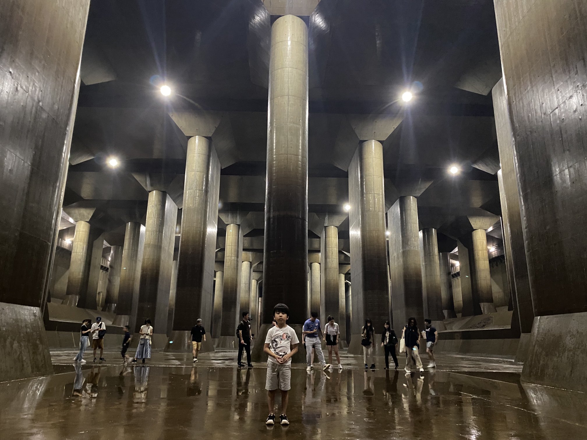 地下神殿とも言われる首都圏外郭放水路の「調圧水槽」