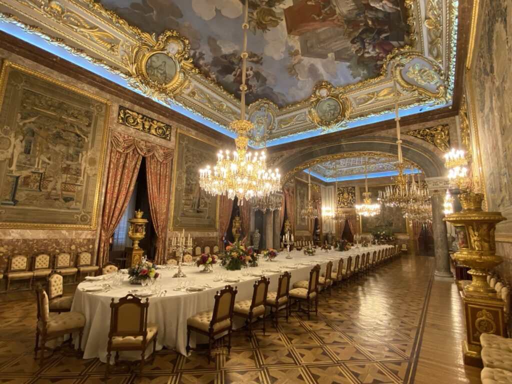 マドリード王宮：「ガラ・ダイニング・ルーム（Gala Dining Rrom）」