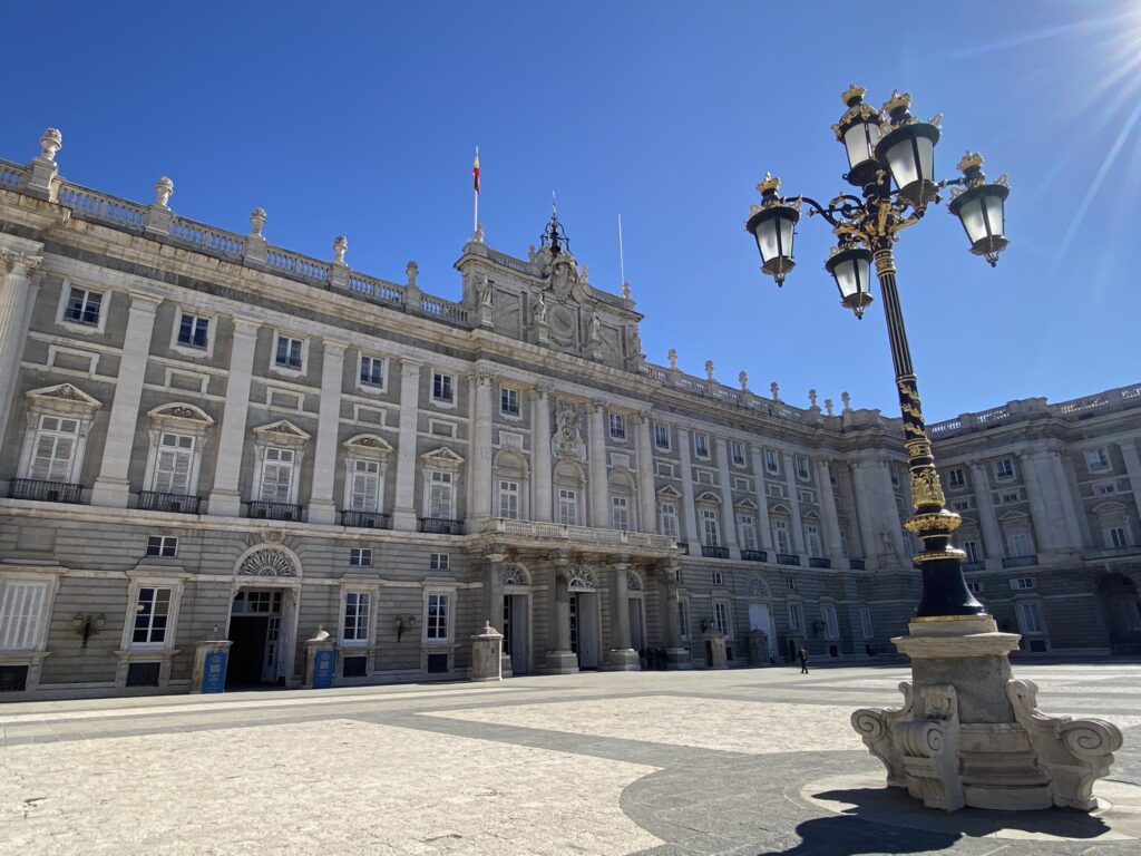マドリード王宮の並び方（予約なしで入場するために）