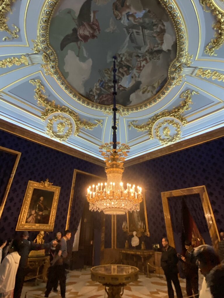 マドリード王宮：「公式な控えの間？（Official Antechamber）」