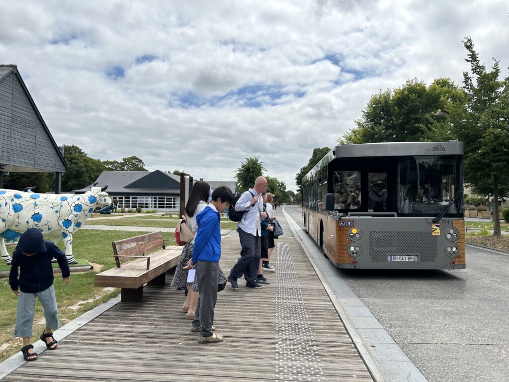 「ラ・カゼルヌ」とそこから「モン・サン=ミシェル」までのアクセス