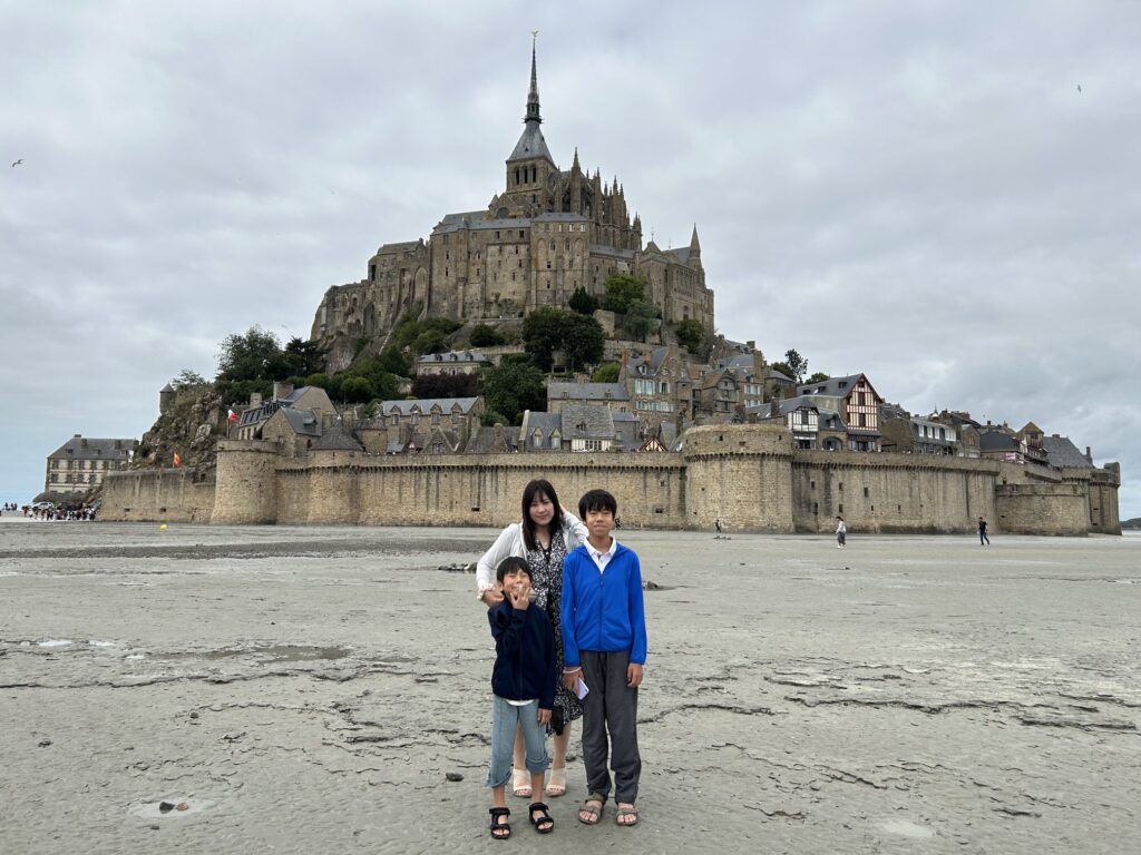 サン・マロ湾に浮かぶ小島、「モン・サン・ミッシェル(Mont Saint-Michel)」