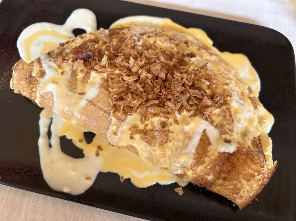 モン・サン・ミッシェル(Mont Saint-Michel):名物オムレツの元祖「ラ・メール・プラール」にてランチ