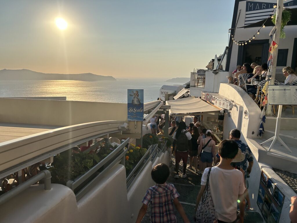 サントリーニ島フィラの公共バスターミナル