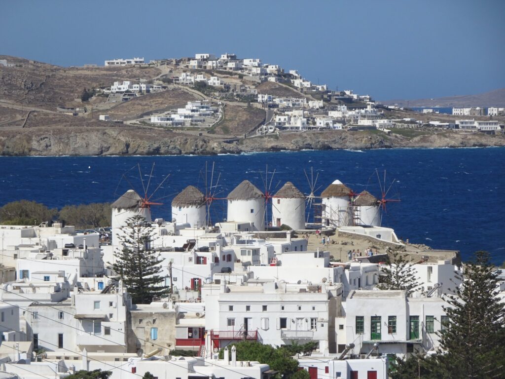 エーゲ海クルーズ：ミコノス島・カト・ミリの風車