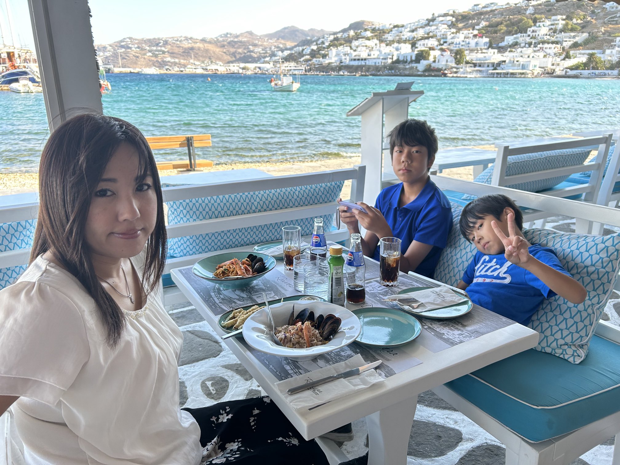 ミコノス島の「Rouvera Restaurant & Bar」にて朝ご飯