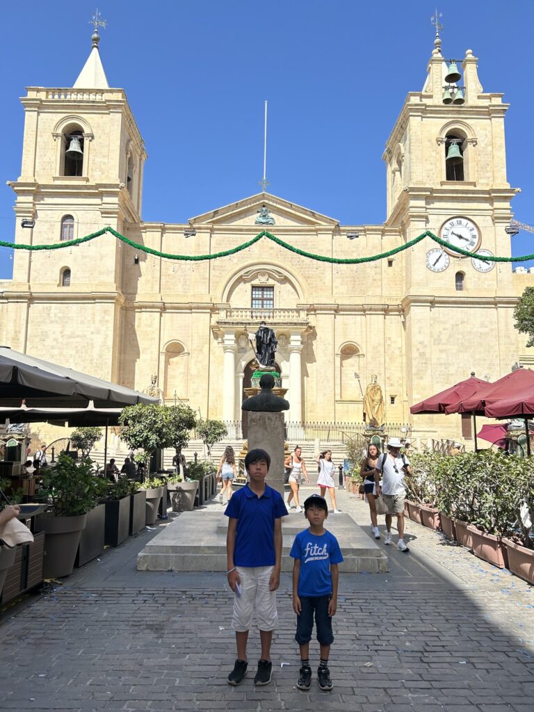 マルタ共和国の首都「バレッタ」:マルタ騎士団の財力に圧倒される「聖ヨハネ大聖堂」