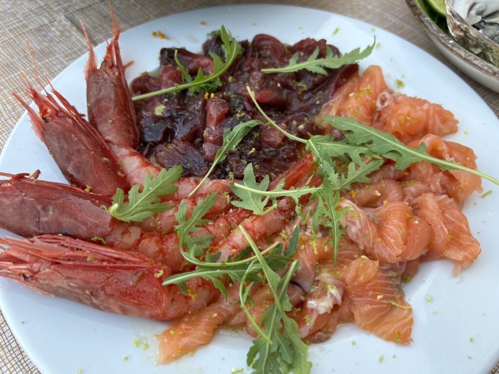 マルタ共和国・マルサシュロック:「TRELL Restaurant」のテラス席でシーフード三昧