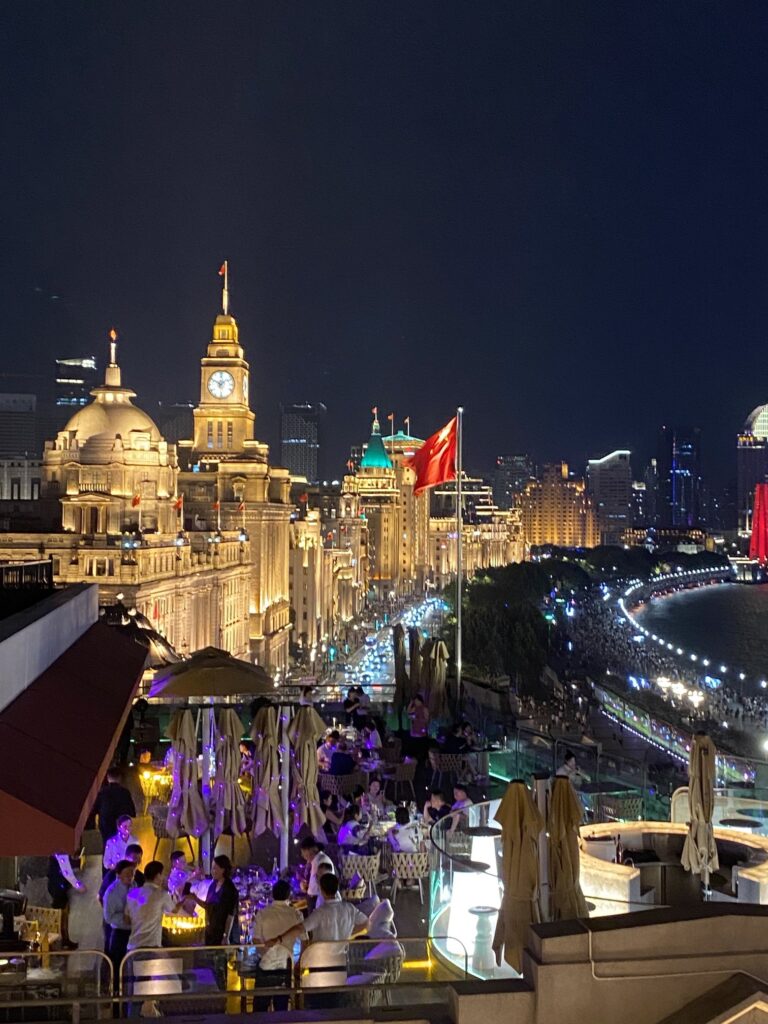 豪華絢爛な外灘の夜景