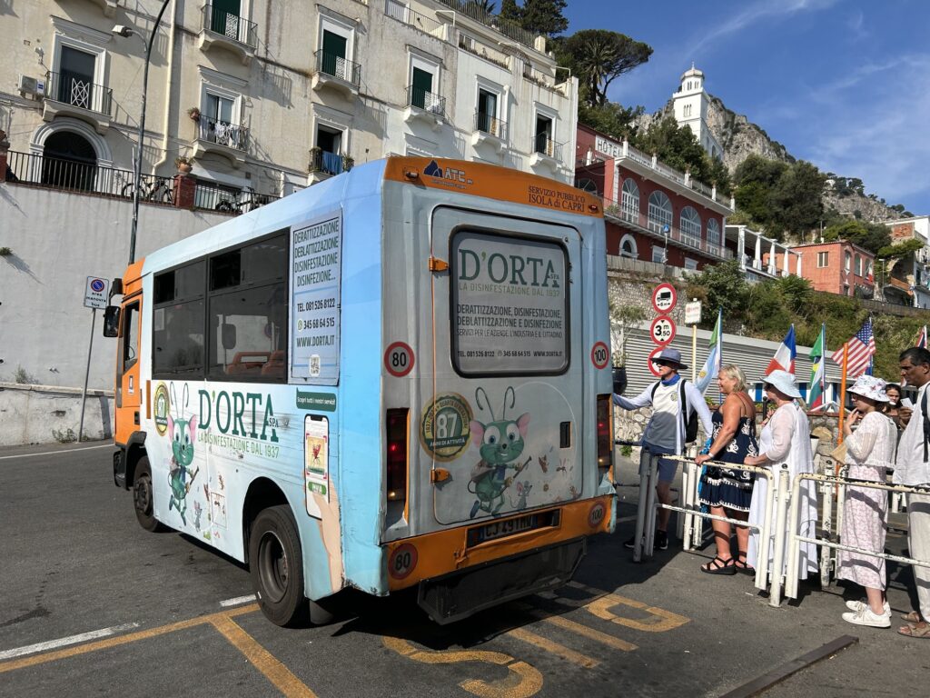 青の洞窟への陸路アクセス