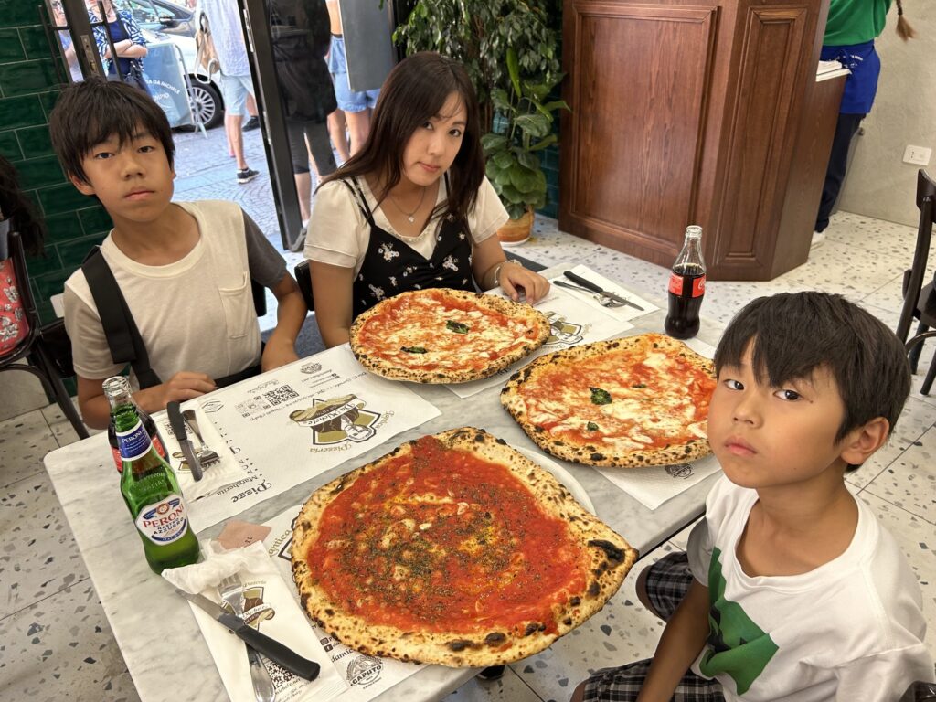 ナポリピザの有名店「L'antica Pizzeria da Michele（アンティーカピッツェリアダミケーレ）」