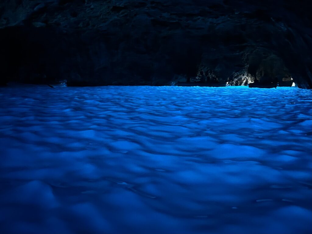 カプリ島・青の洞窟