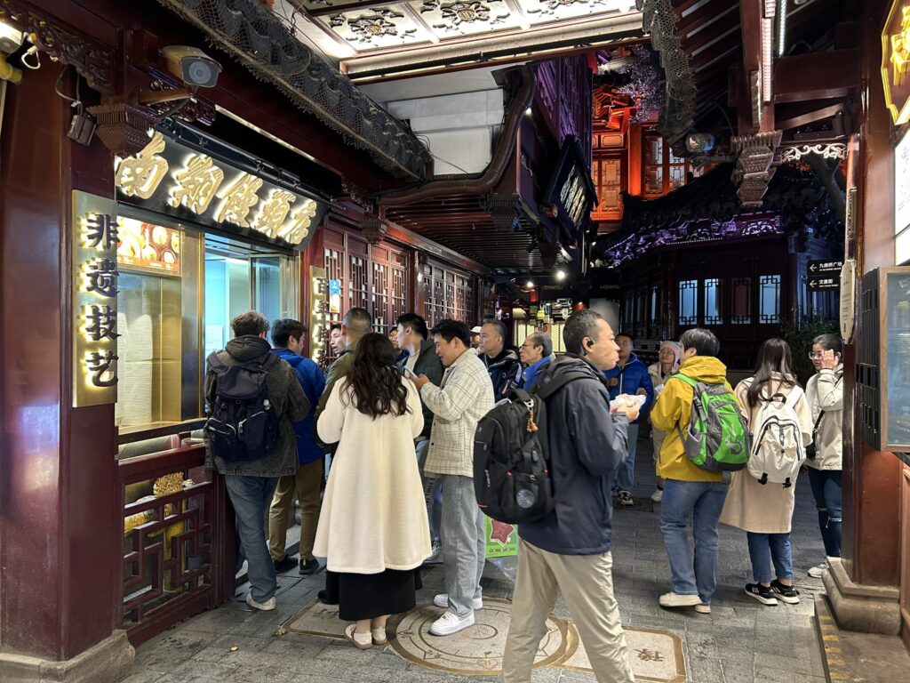 上海グルメ・「南翔饅頭店」のテイクアウト用の路面店