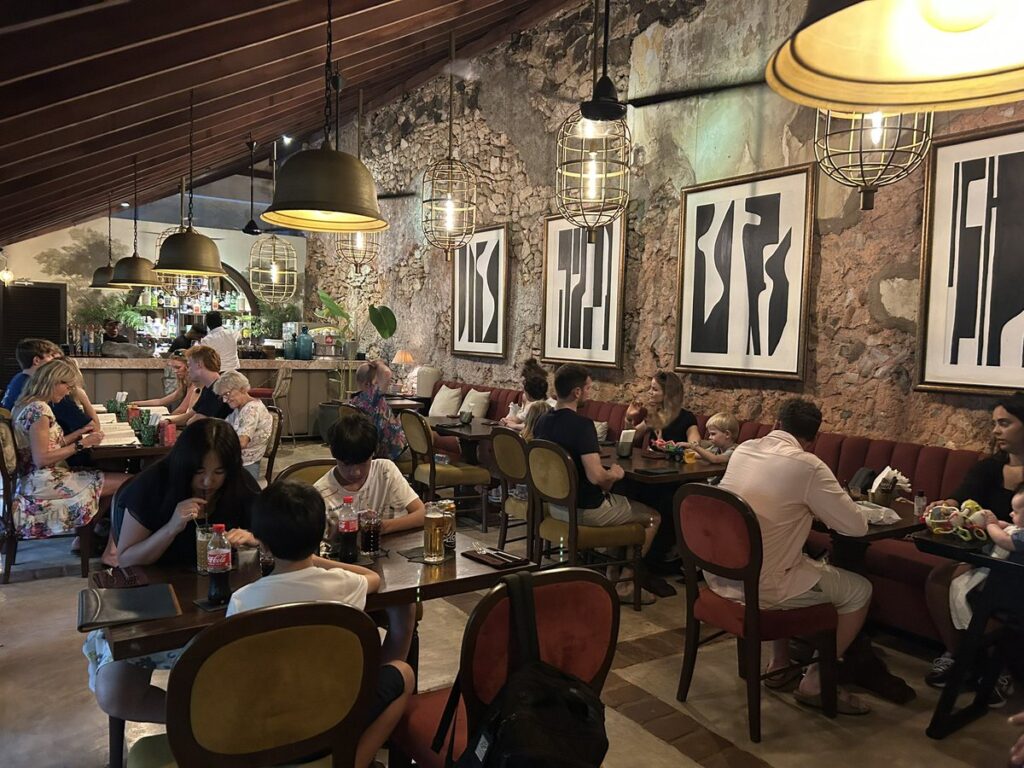 ゴールのThe Bungalow - Restaurant & Barでディナー
