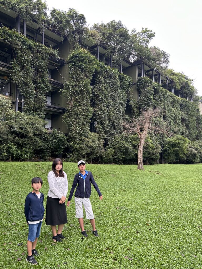 樹々に飲み込まれつつ「Heritance Kandalama」