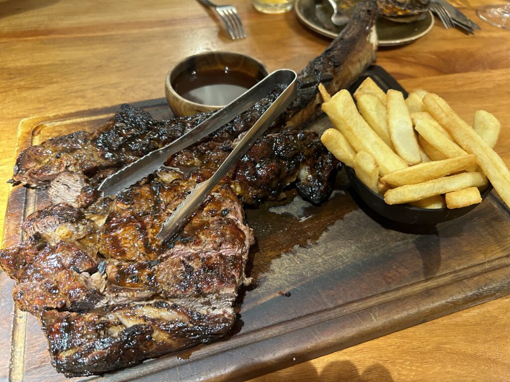 The Meat & Wine Co South Yarraで食べた1.6kgのアンガストマホークステーキ