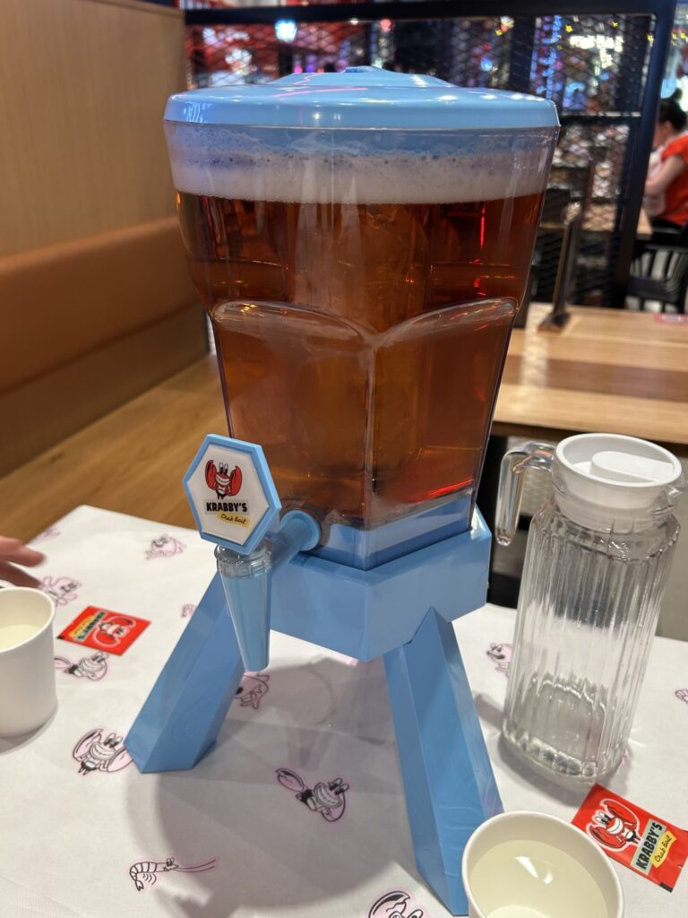 「KRABBY’S CRAB BOIL(Knox)」のビールタワー!(3L)