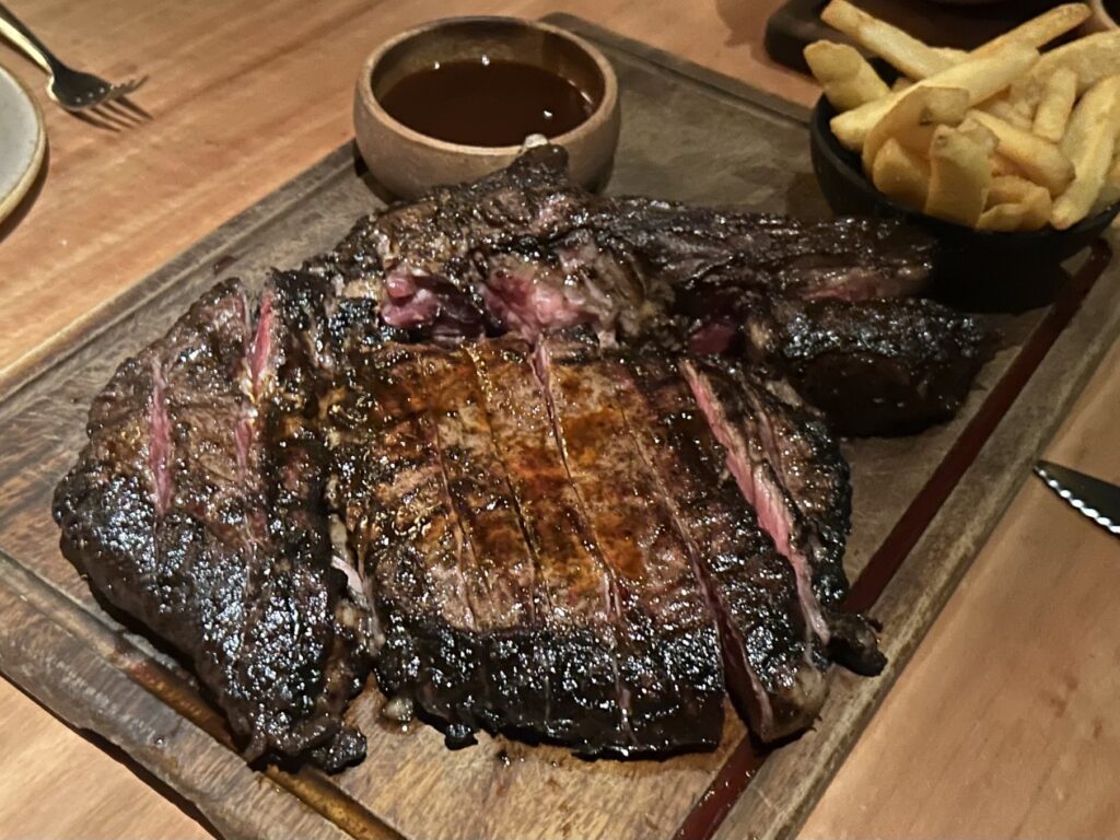The Meat & Wine Co Southbankでいただく熟成肉、「Butter AGED Southern Range Rib-Eye (Grass Fed
