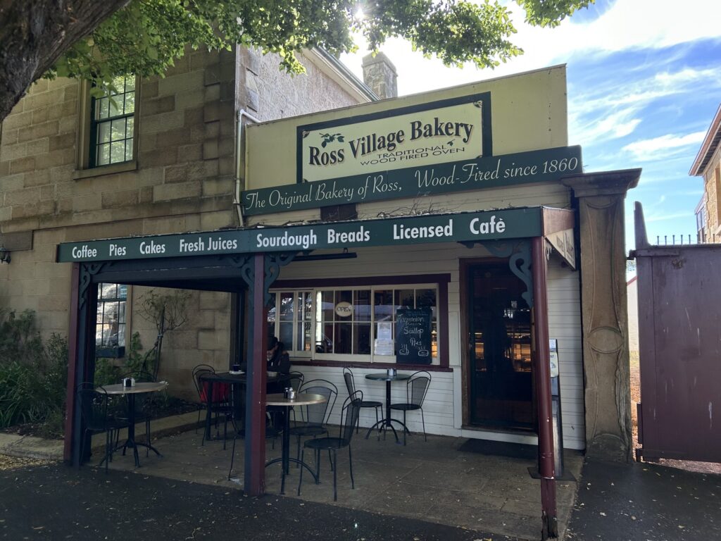 タスマニア島・「魔女の宅急便」のおソノさんのパン屋のモデルになったと言われる「Ross Village Bakery」