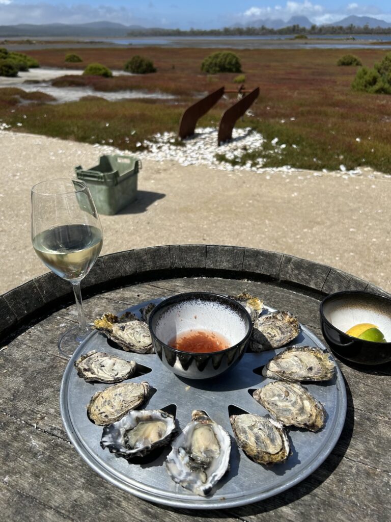 タスマニア島1泊2日レンタカーの旅:「フレシネ海洋養殖場」発着「Oyster Bay Tours」
