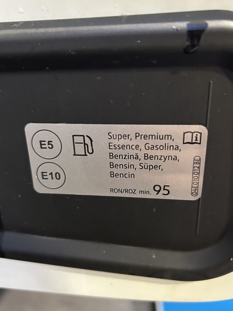 タスマニア島1泊2日レンタカーの旅：レンタカーの給油