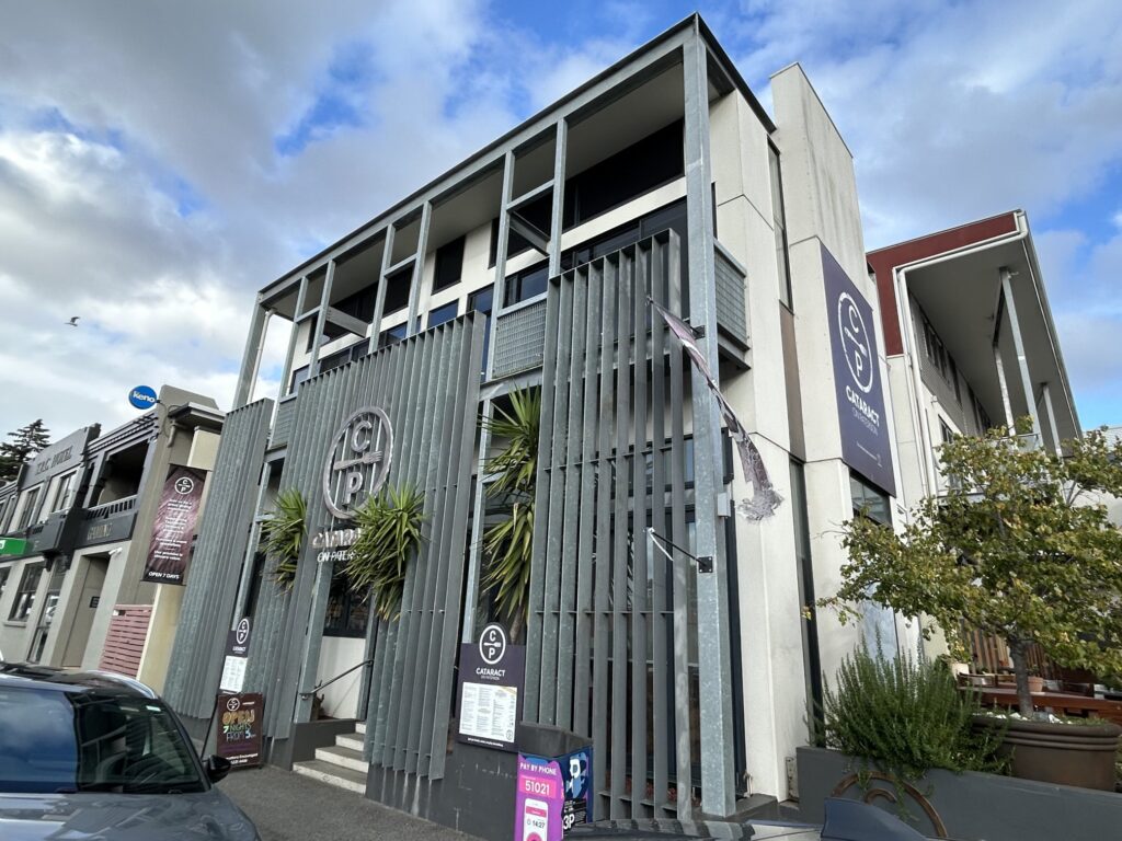 タスマニア島1泊2日レンタカーの旅：「Cataract on Paterson」でタスマニア産ラムに舌鼓