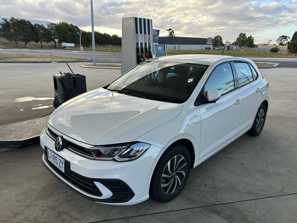 タスマニア島1泊2日レンタカーの旅：ローンセストン空港のAlamoでレンタカー返却