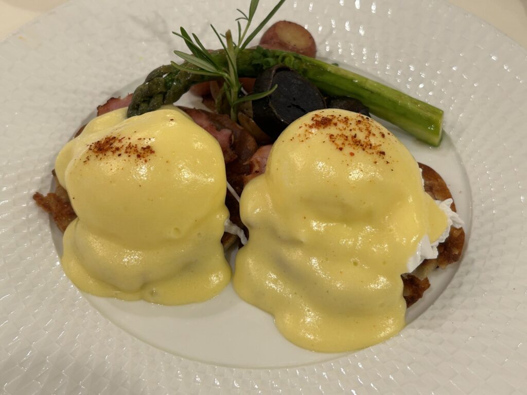 ワシントンDC 1日観光モデルコース:The Lafayette Eggs Royaleで朝食