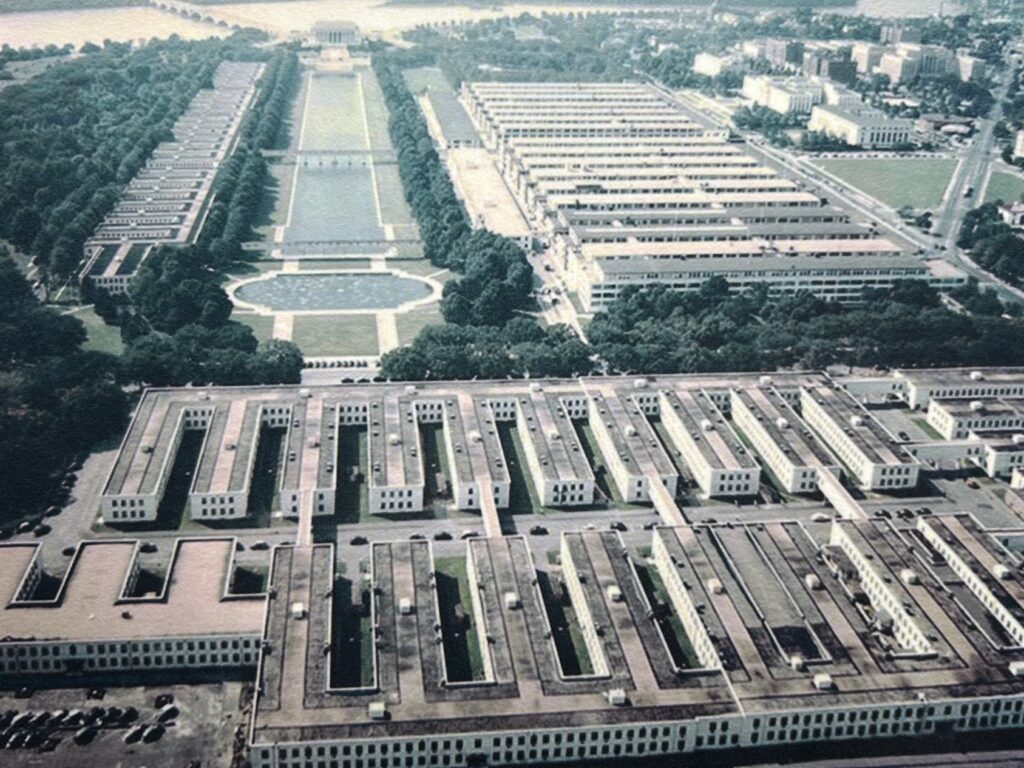 ワシントンDC 1日観光モデルコース:ワシントン・モニュメント(記念塔)