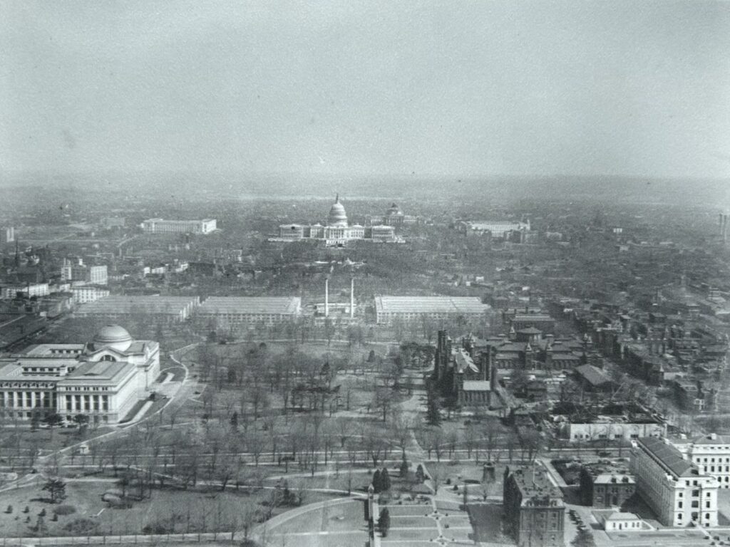 ワシントンDC 1日観光モデルコース:ワシントン・モニュメント(記念塔)