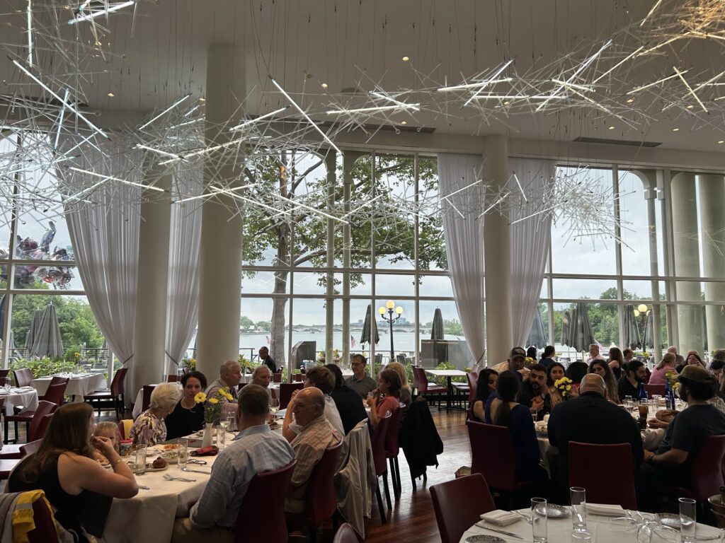 ワシントンDC 1日観光モデルコース:「Sequoia DC」でディナー