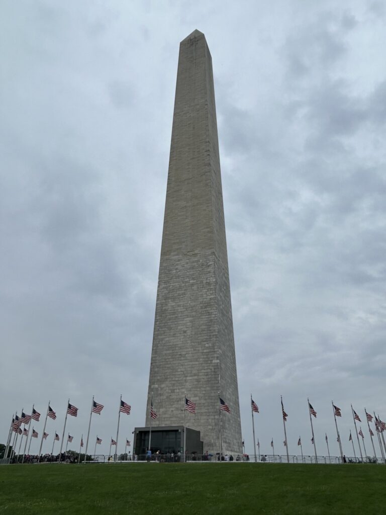 ワシントンDC 1日観光モデルコース:ワシントン・モニュメント(記念塔)