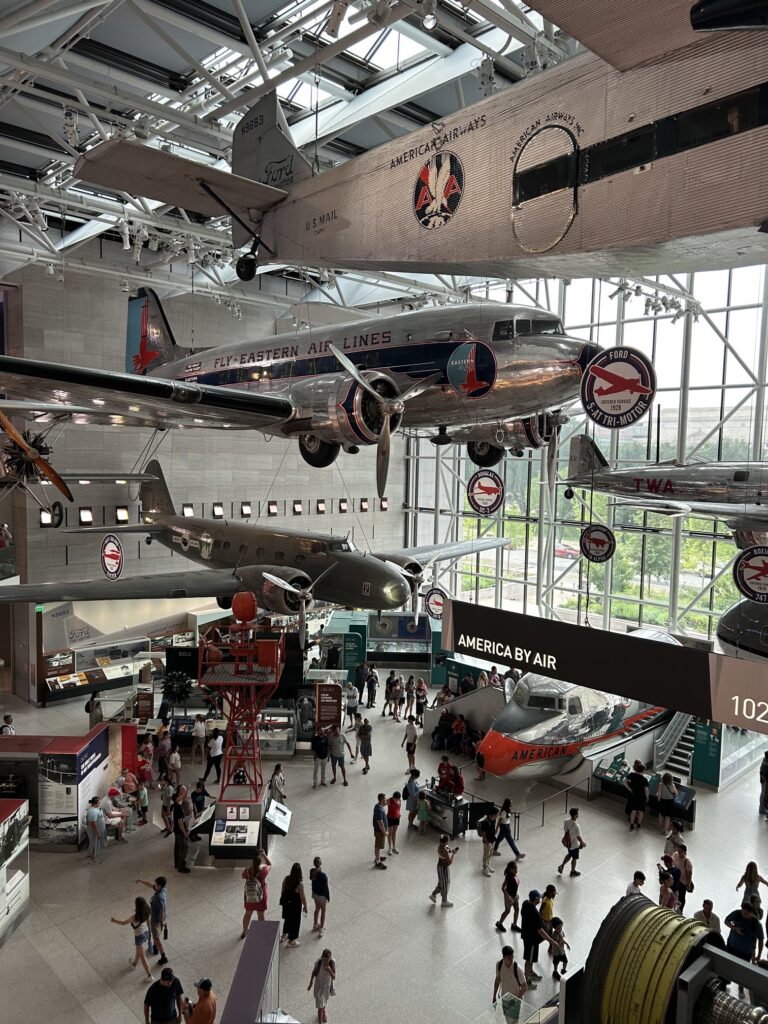 ワシントンDC 1日観光モデルコース：国立航空宇宙博物館