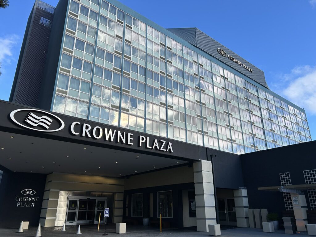 全米を満喫しまくる！3週間アメリカ横断の旅：CROWNE PLAZA HOTEL SAN FRANCISCO AIRPORT