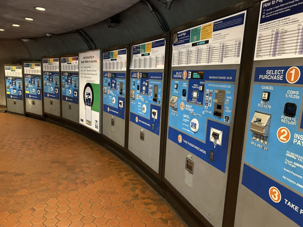 ワシントンDC地下鉄のSmarTrip券売機
